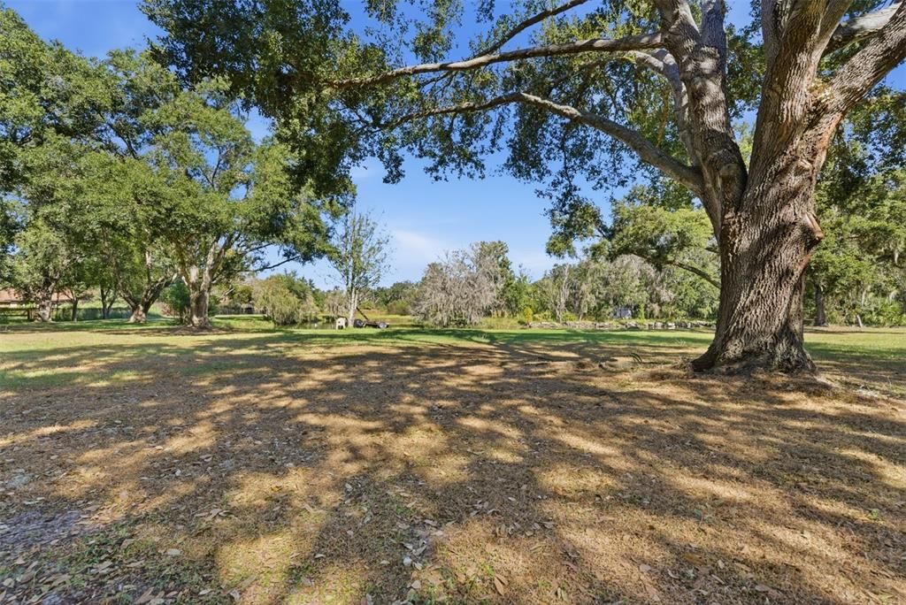 En Venta: $796,000 (3 camas, 3 baños, 2390 Pies cuadrados)