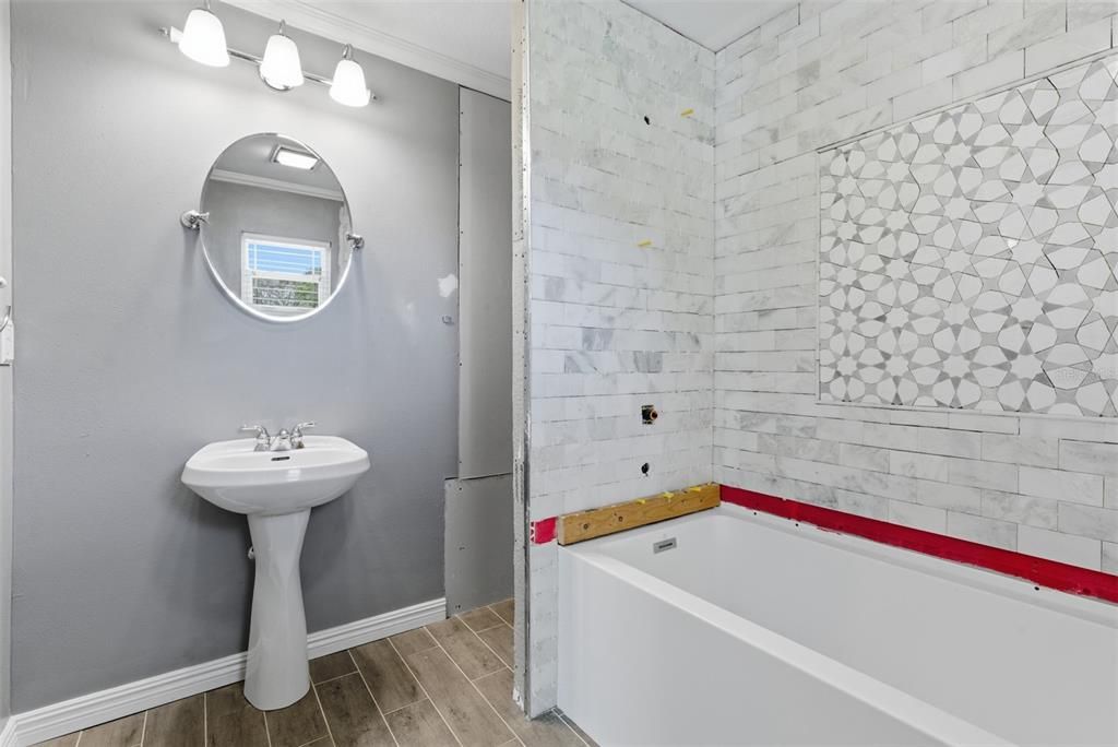 En Venta: $796,000 (3 camas, 3 baños, 2390 Pies cuadrados)