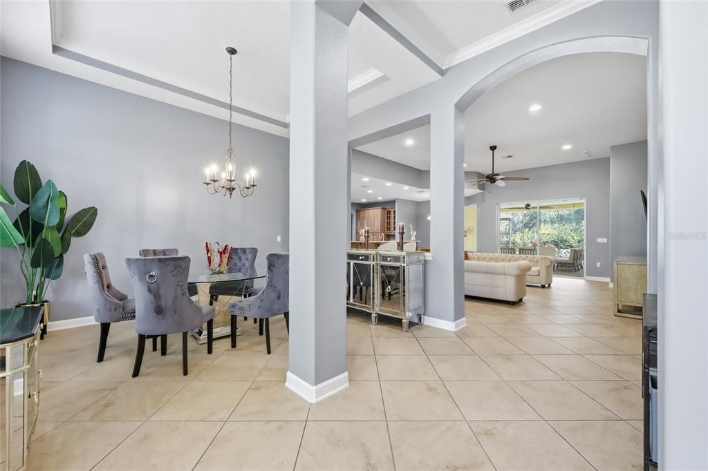 待售: $920,000 (5 贝兹, 4 浴室, 3802 平方英尺)