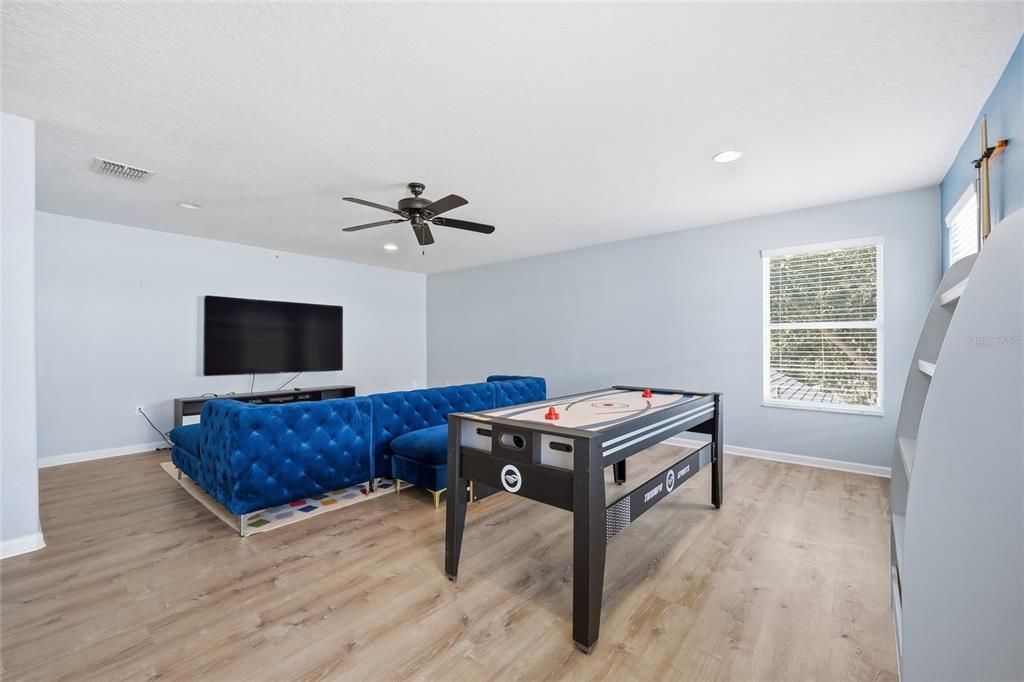 待售: $920,000 (5 贝兹, 4 浴室, 3802 平方英尺)