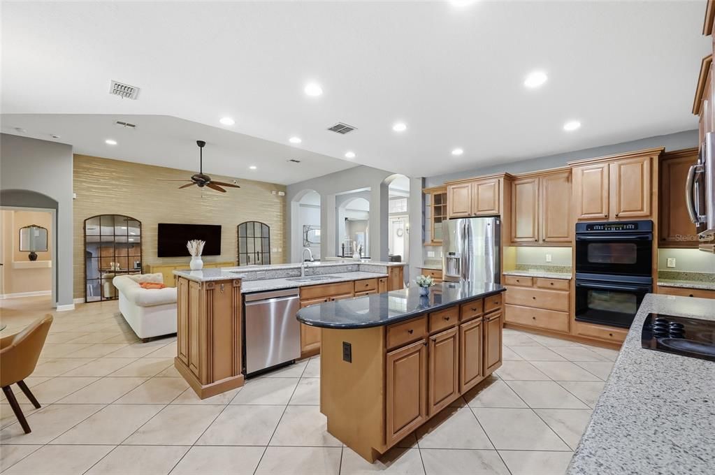 待售: $920,000 (5 贝兹, 4 浴室, 3802 平方英尺)