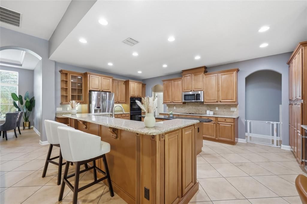 待售: $920,000 (5 贝兹, 4 浴室, 3802 平方英尺)