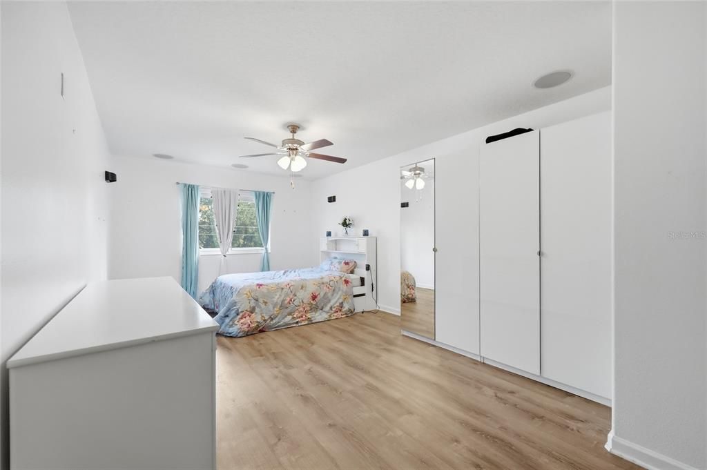 待售: $920,000 (5 贝兹, 4 浴室, 3802 平方英尺)