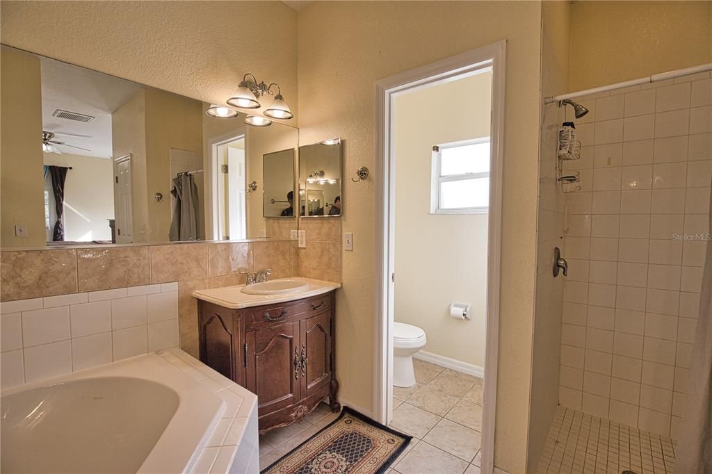 Active With Contract: $269,000 (3 beds, 2 baths, 1616 Square Feet)