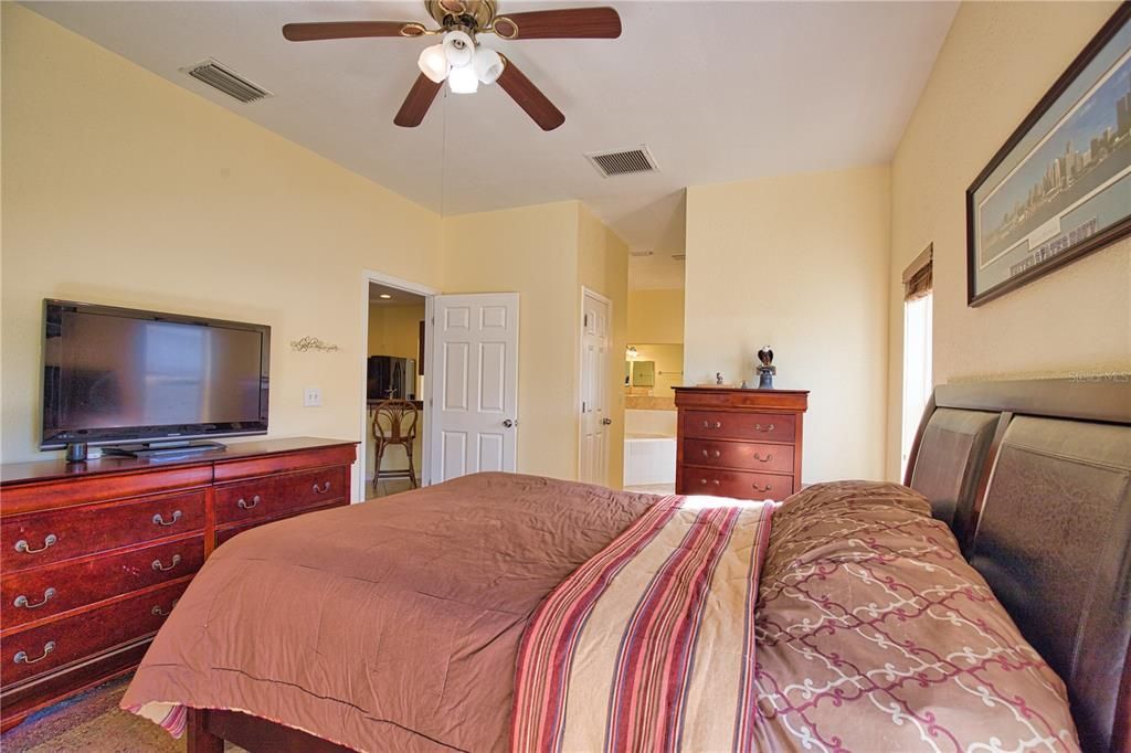 Active With Contract: $269,000 (3 beds, 2 baths, 1616 Square Feet)