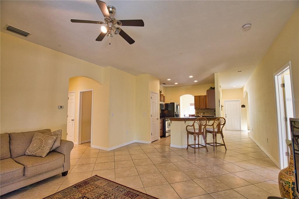 Active With Contract: $269,000 (3 beds, 2 baths, 1616 Square Feet)