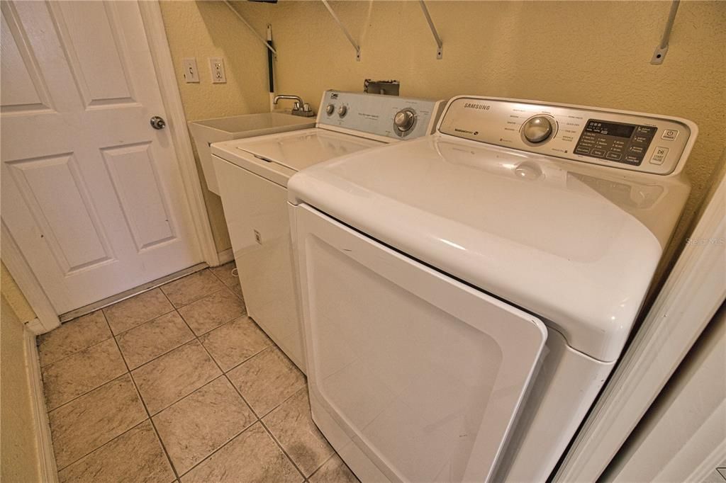 Active With Contract: $269,000 (3 beds, 2 baths, 1616 Square Feet)