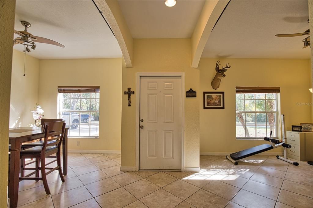 Active With Contract: $269,000 (3 beds, 2 baths, 1616 Square Feet)