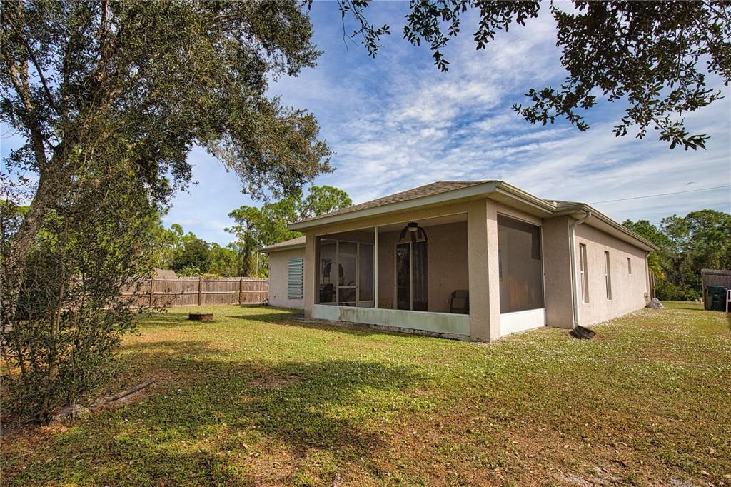 Active With Contract: $269,000 (3 beds, 2 baths, 1616 Square Feet)