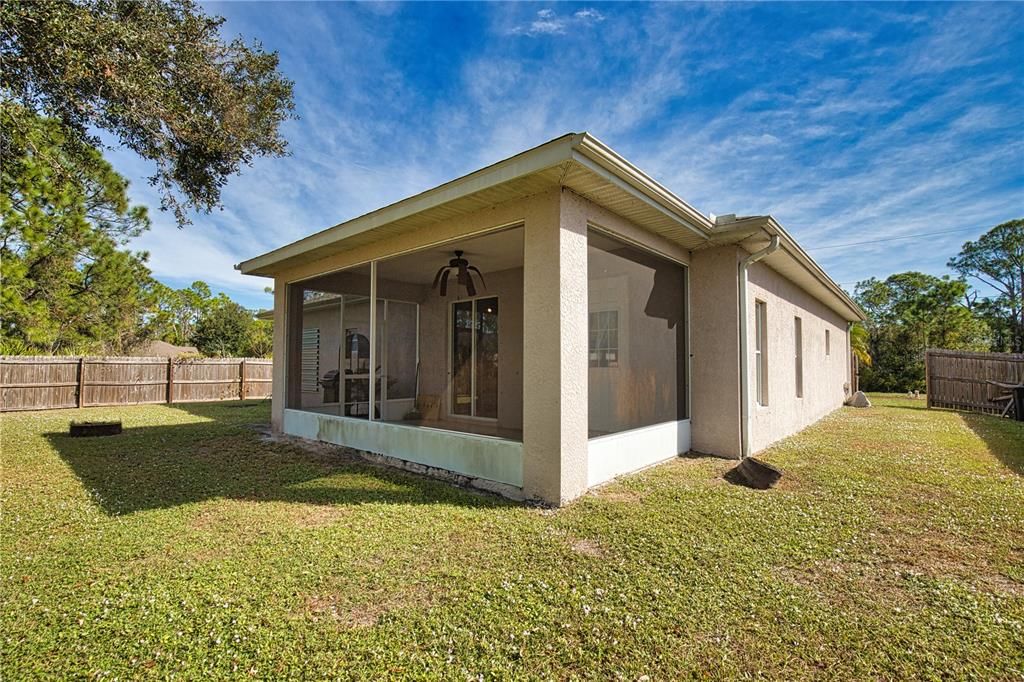 Active With Contract: $269,000 (3 beds, 2 baths, 1616 Square Feet)