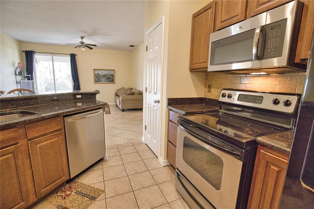 Active With Contract: $269,000 (3 beds, 2 baths, 1616 Square Feet)