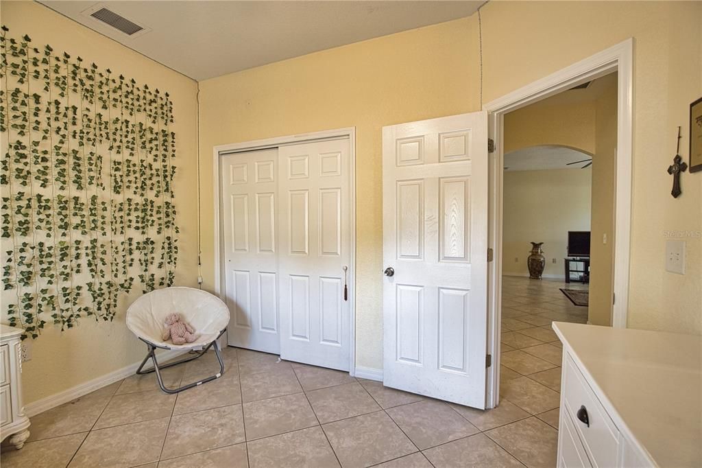 Active With Contract: $269,000 (3 beds, 2 baths, 1616 Square Feet)