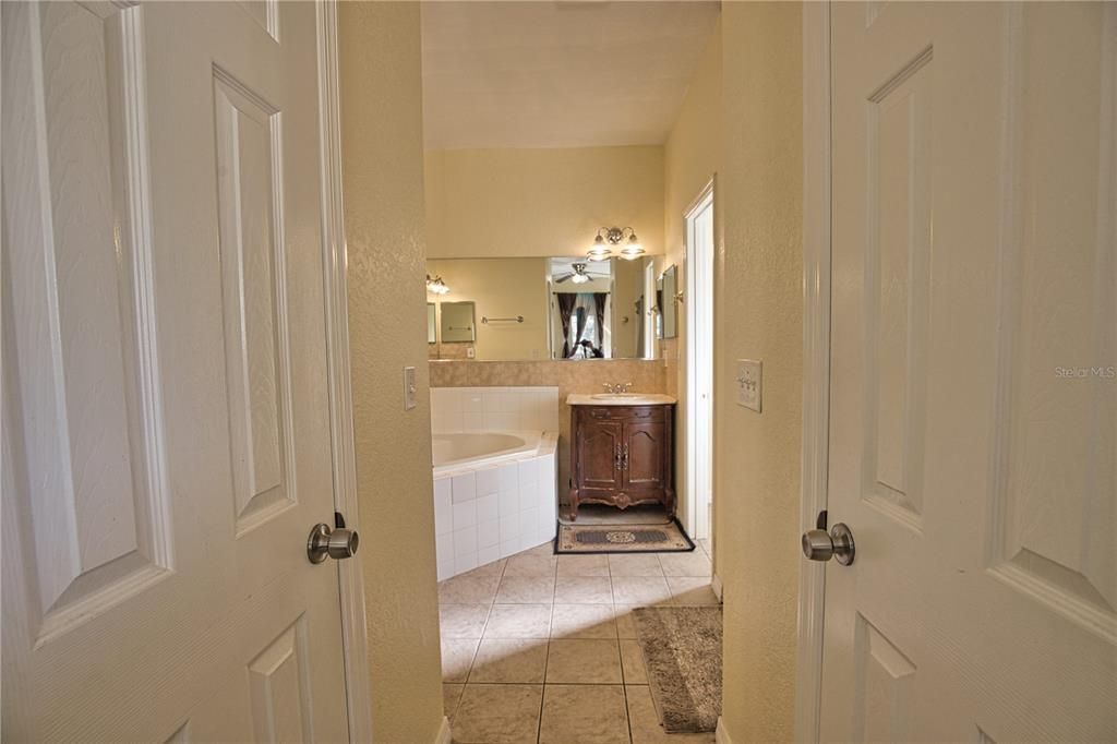 Active With Contract: $269,000 (3 beds, 2 baths, 1616 Square Feet)