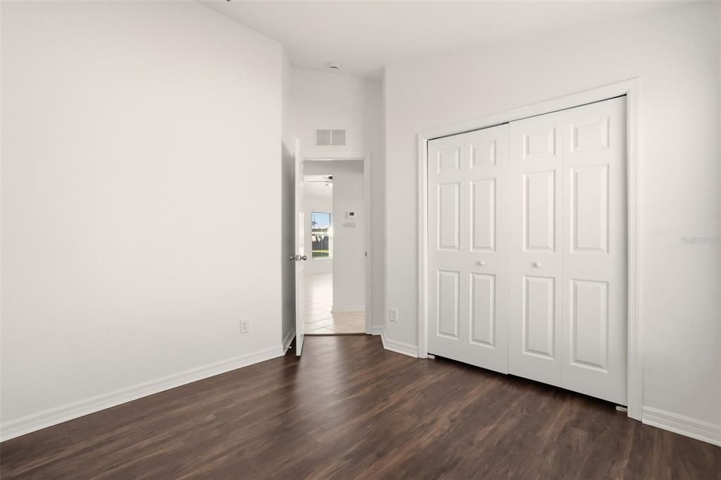 合同活跃: $279,900 (3 贝兹, 2 浴室, 1280 平方英尺)