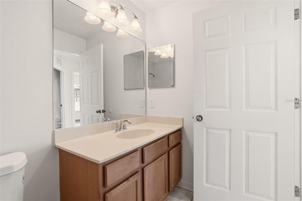 合同活跃: $279,900 (3 贝兹, 2 浴室, 1280 平方英尺)