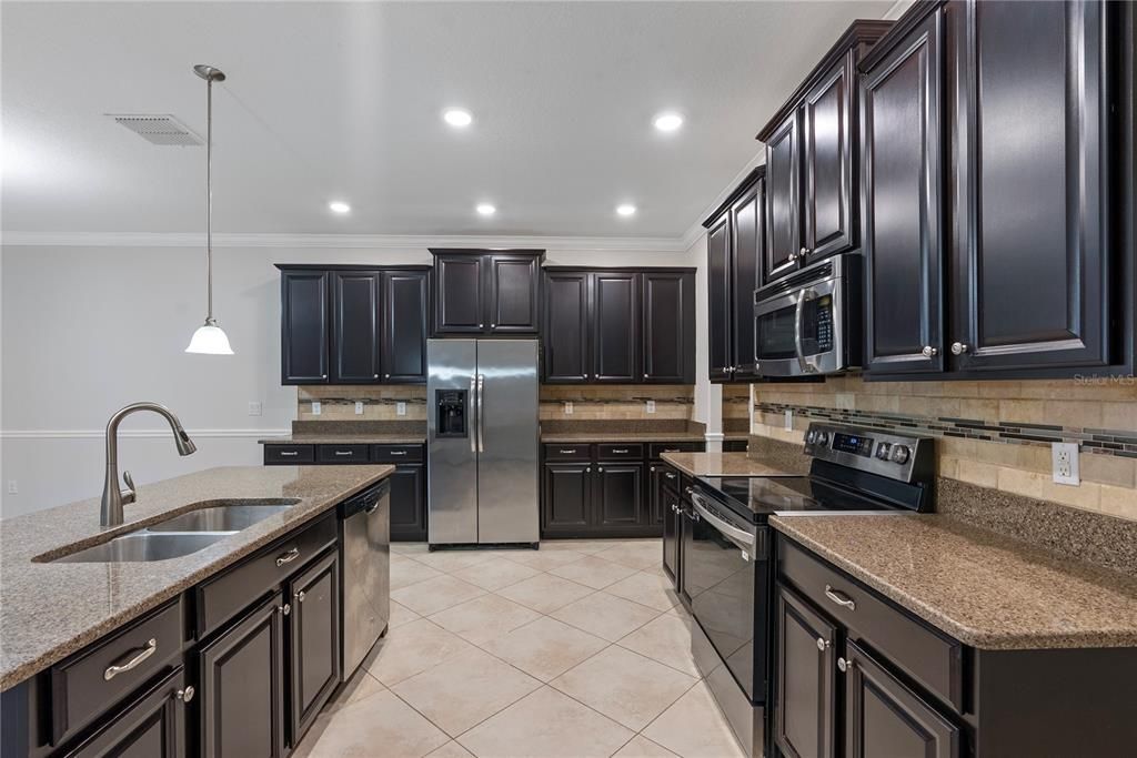 В аренду: $3,300 (4 спален, 2 ванн, 3061 Квадратных фут)