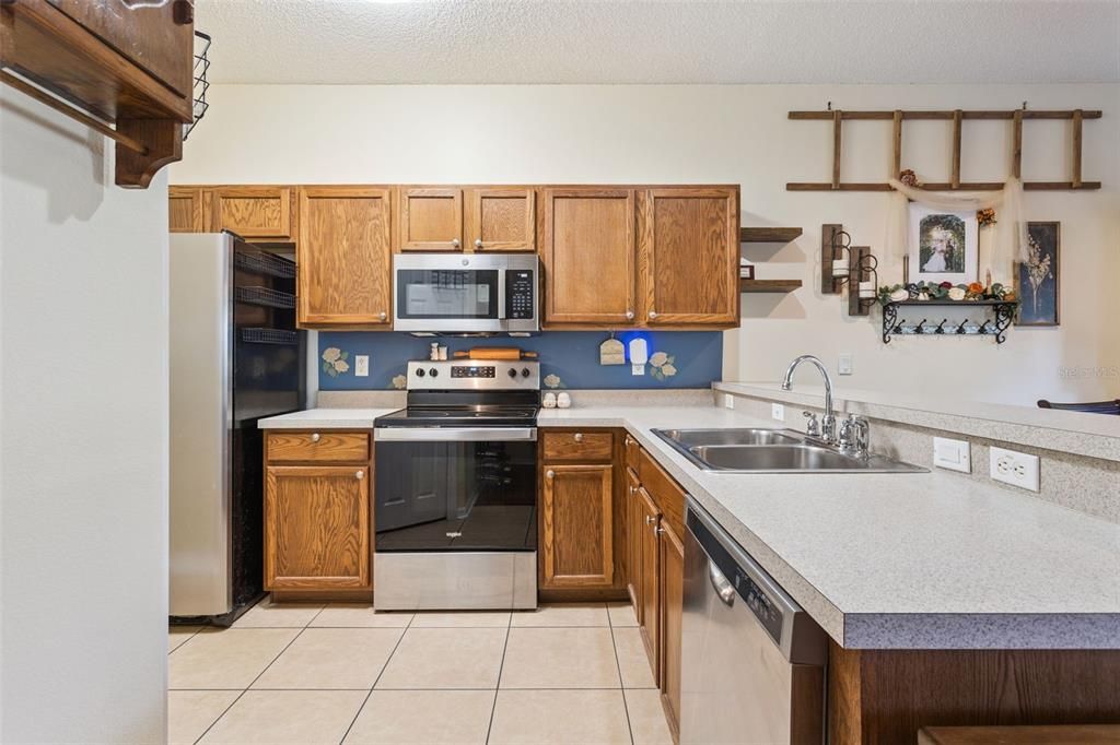 合同活跃: $271,990 (2 贝兹, 2 浴室, 1124 平方英尺)