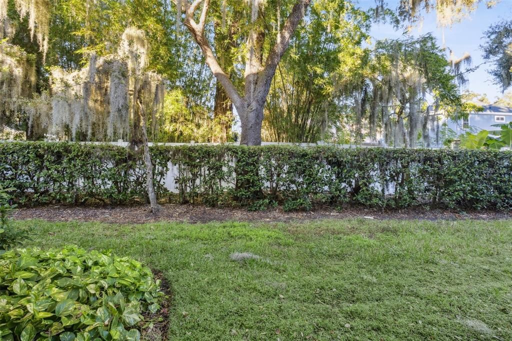 合同活跃: $271,990 (2 贝兹, 2 浴室, 1124 平方英尺)