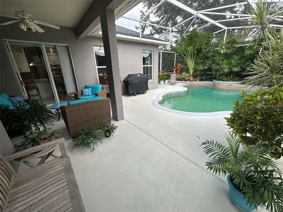 For Rent: $3,645 (4 beds, 2 baths, 2250 Square Feet)