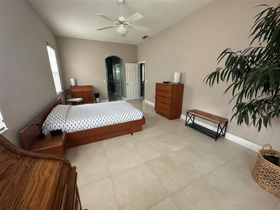 For Rent: $3,645 (4 beds, 2 baths, 2250 Square Feet)