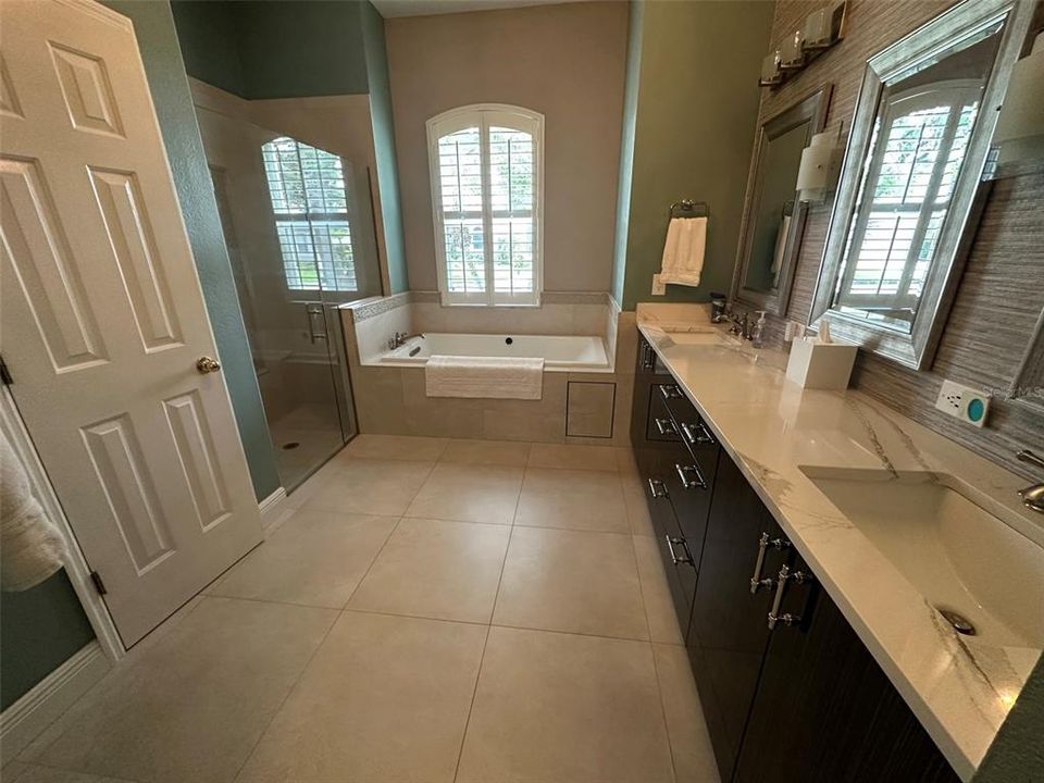 For Rent: $3,645 (4 beds, 2 baths, 2250 Square Feet)