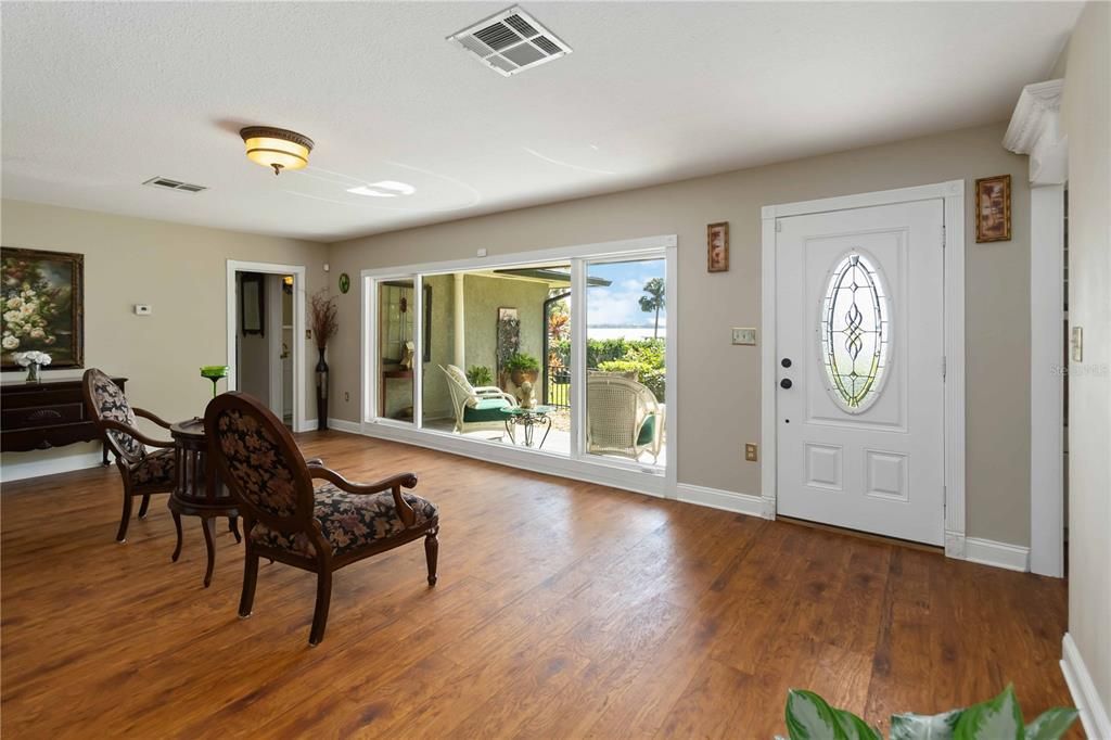 На продажу: $889,000 (4 спален, 2 ванн, 2758 Квадратных фут)