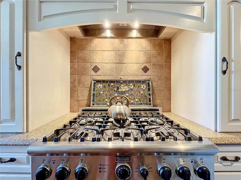 На продажу: $889,000 (4 спален, 2 ванн, 2758 Квадратных фут)