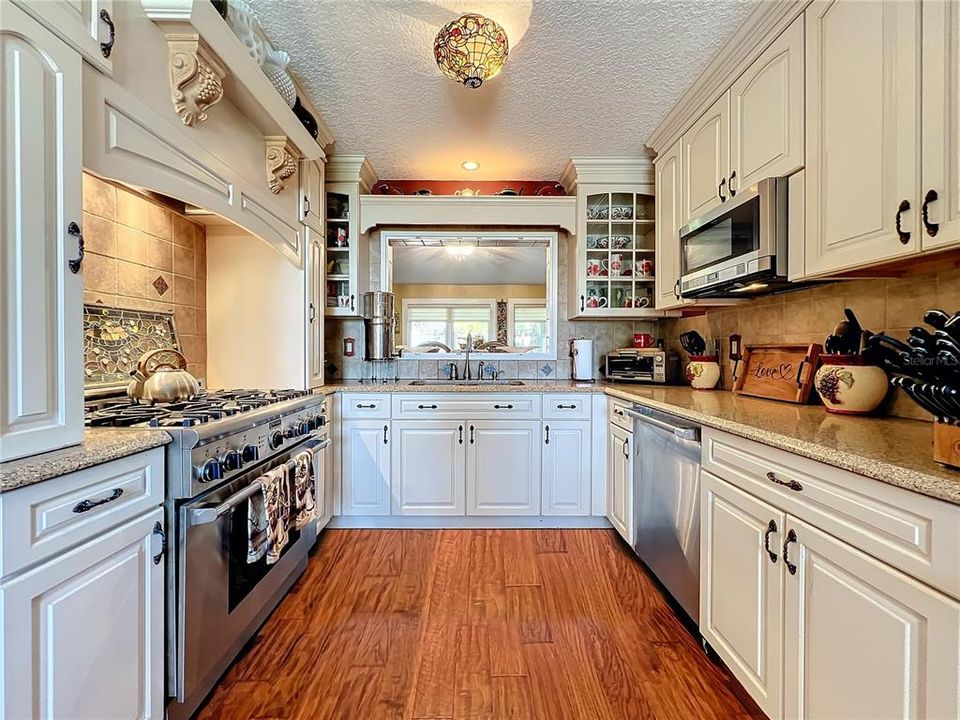 На продажу: $889,000 (4 спален, 2 ванн, 2758 Квадратных фут)