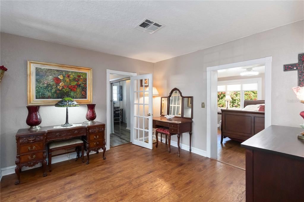 На продажу: $889,000 (4 спален, 2 ванн, 2758 Квадратных фут)