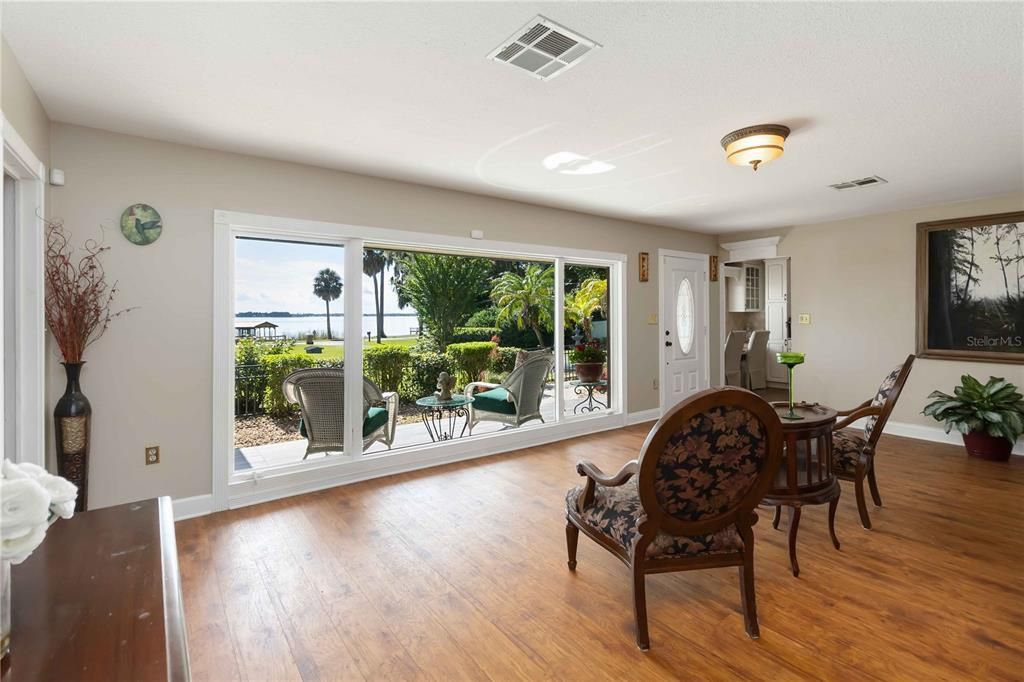 На продажу: $889,000 (4 спален, 2 ванн, 2758 Квадратных фут)