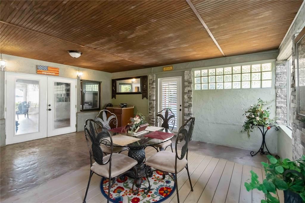 На продажу: $889,000 (4 спален, 2 ванн, 2758 Квадратных фут)