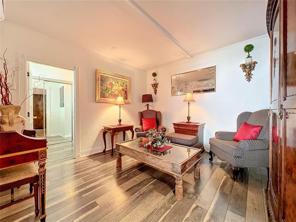 На продажу: $889,000 (4 спален, 2 ванн, 2758 Квадратных фут)