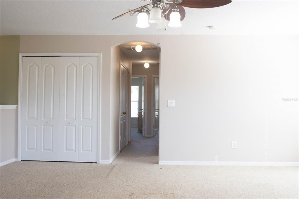 En Venta: $460,000 (4 camas, 2 baños, 2844 Pies cuadrados)