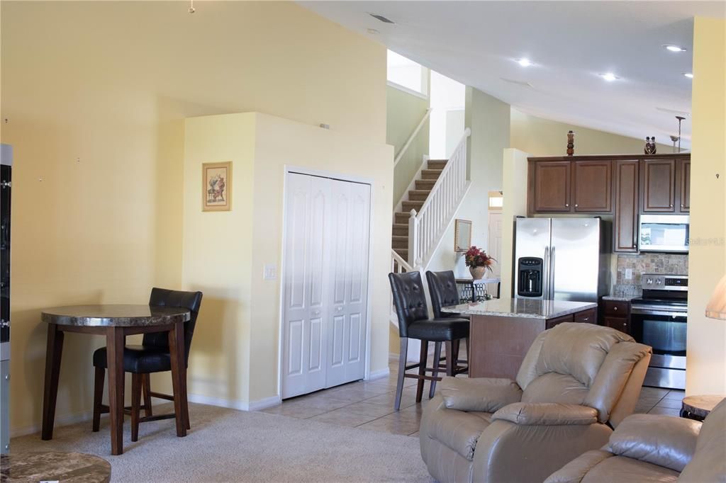 En Venta: $460,000 (4 camas, 2 baños, 2844 Pies cuadrados)