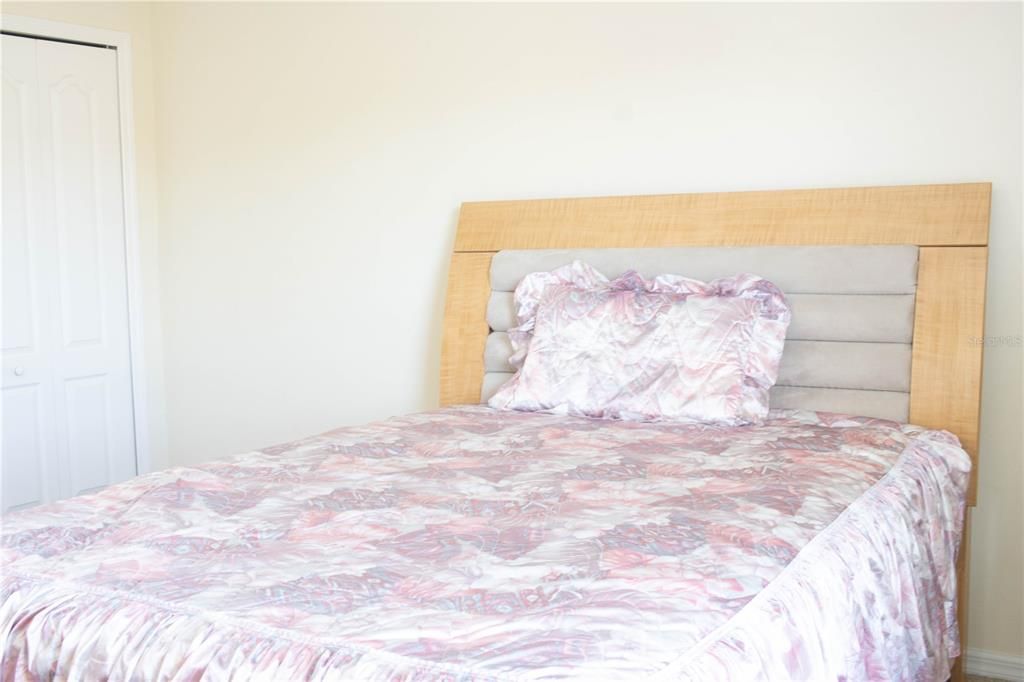 En Venta: $460,000 (4 camas, 2 baños, 2844 Pies cuadrados)