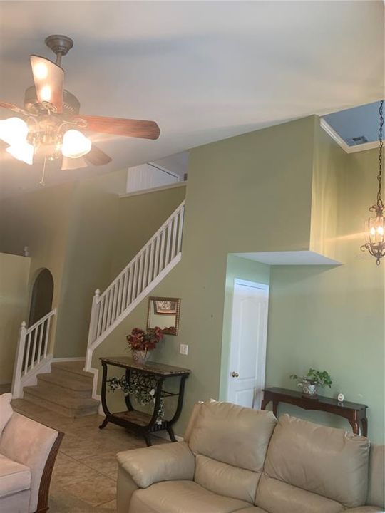 En Venta: $460,000 (4 camas, 2 baños, 2844 Pies cuadrados)