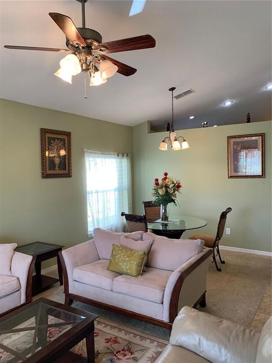 En Venta: $460,000 (4 camas, 2 baños, 2844 Pies cuadrados)