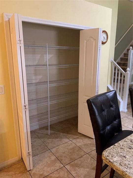 En Venta: $460,000 (4 camas, 2 baños, 2844 Pies cuadrados)