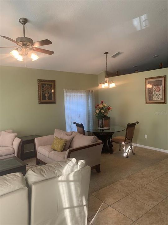 En Venta: $460,000 (4 camas, 2 baños, 2844 Pies cuadrados)