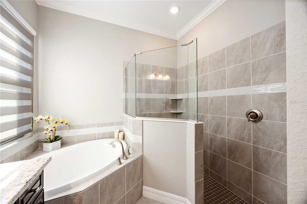 For Sale: $749,900 (3 beds, 2 baths, 2078 Square Feet)