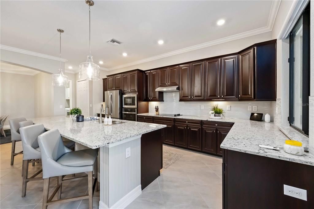 For Sale: $749,900 (3 beds, 2 baths, 2078 Square Feet)