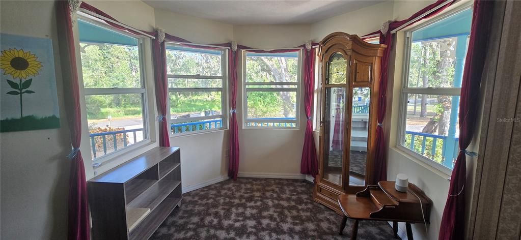 待售: $499,000 (4 贝兹, 2 浴室, 2317 平方英尺)