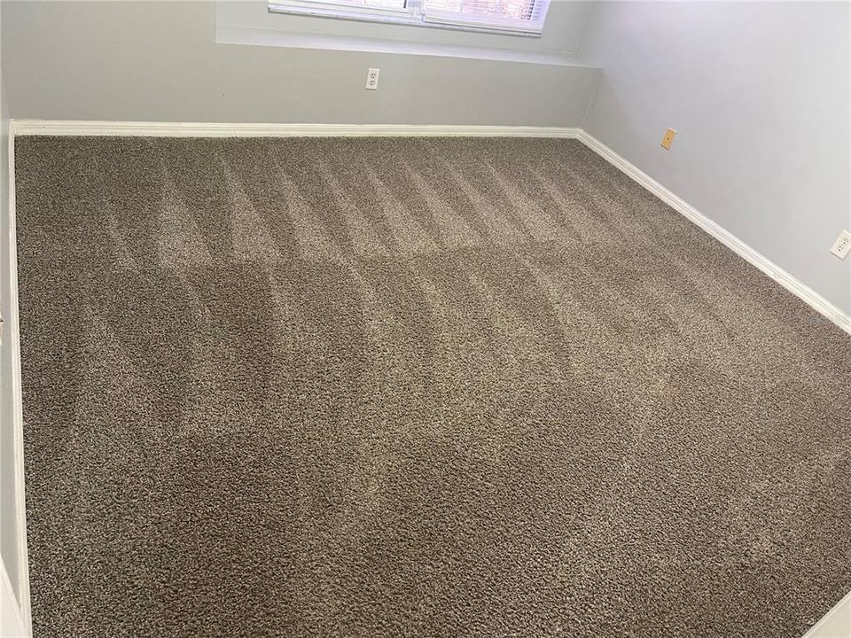 Activo con contrato: $2,395 (3 camas, 2 baños, 2490 Pies cuadrados)