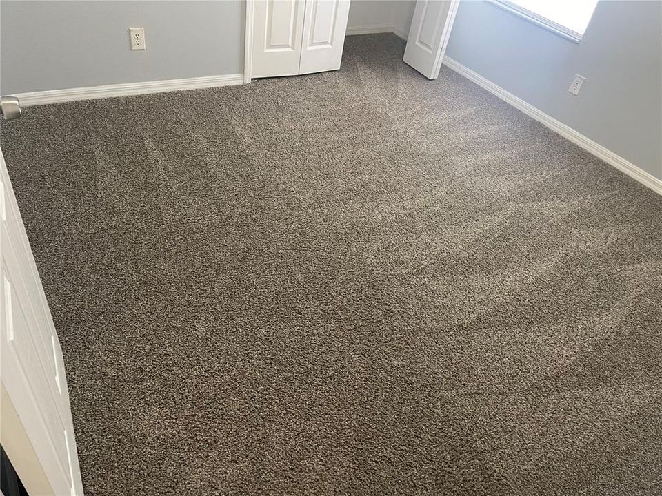 Activo con contrato: $2,395 (3 camas, 2 baños, 2490 Pies cuadrados)