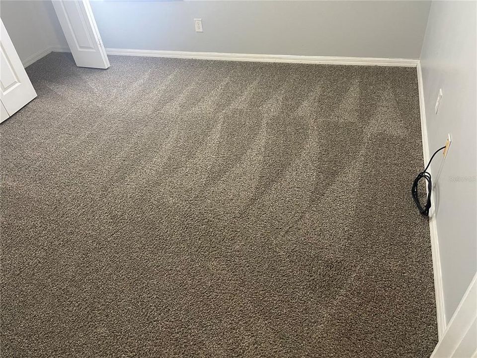 Activo con contrato: $2,395 (3 camas, 2 baños, 2490 Pies cuadrados)