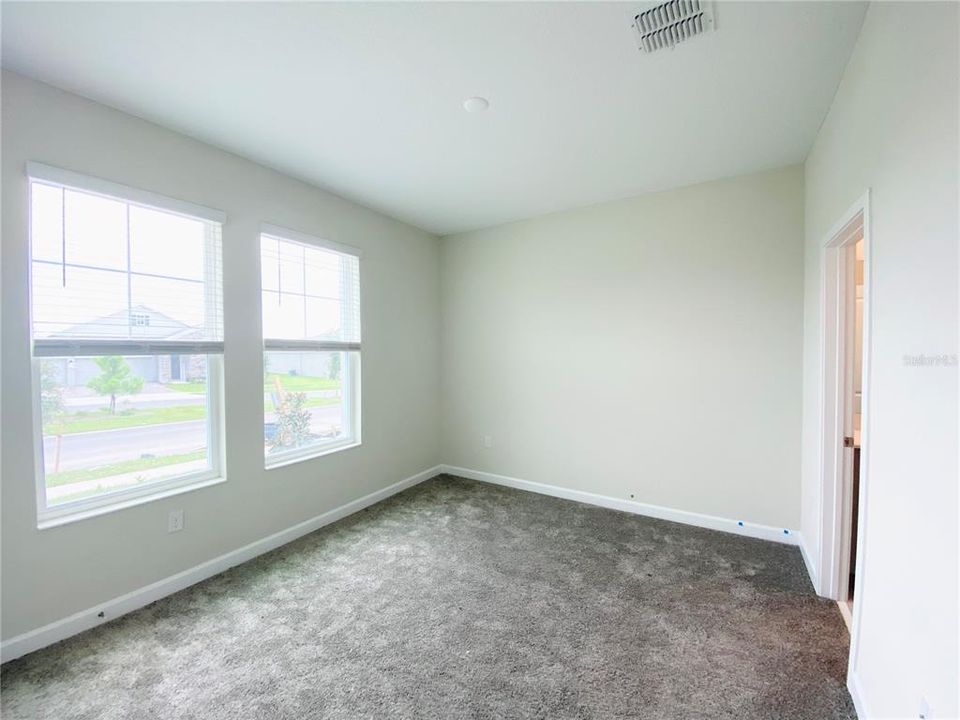 For Rent: $3,295 (4 beds, 3 baths, 2642 Square Feet)