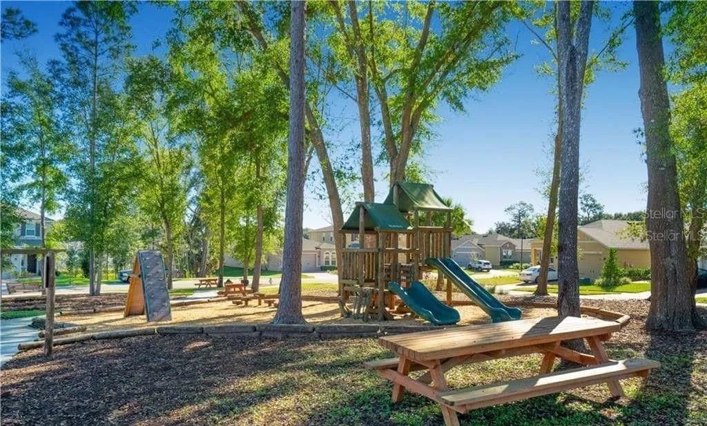 For Rent: $3,295 (4 beds, 3 baths, 2642 Square Feet)