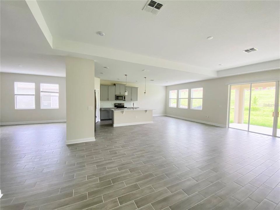 For Rent: $3,295 (4 beds, 3 baths, 2642 Square Feet)