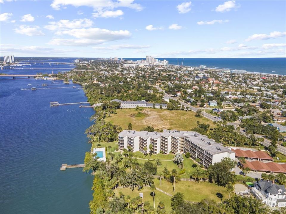 На продажу: $275,000 (2 спален, 2 ванн, 1276 Квадратных фут)