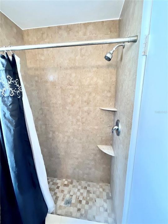 For Rent: $1,600 (2 beds, 2 baths, 1105 Square Feet)